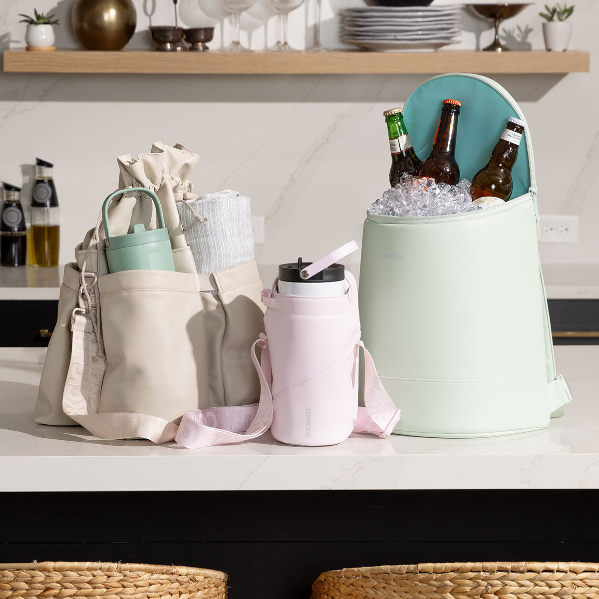 beverage-bucket-bag-i6 6c4793ad3b8e--group-lifestyle1.jpg