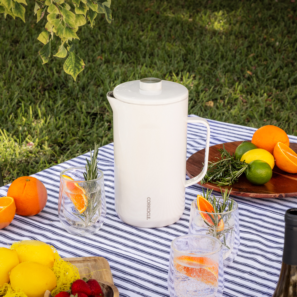 pitcher-t1 OatmilkPitcher_Lifestyle.png